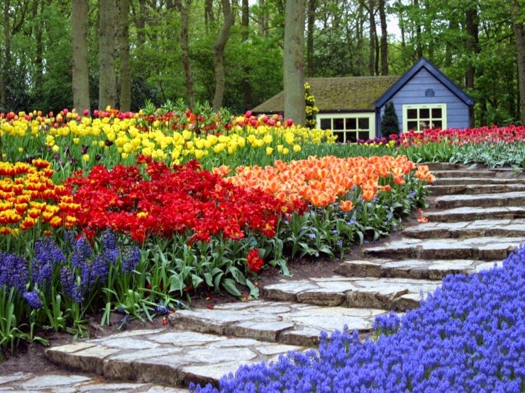16. Keukenhof Gardens, Lisse, Netherlands - 29 Wonderful Paths