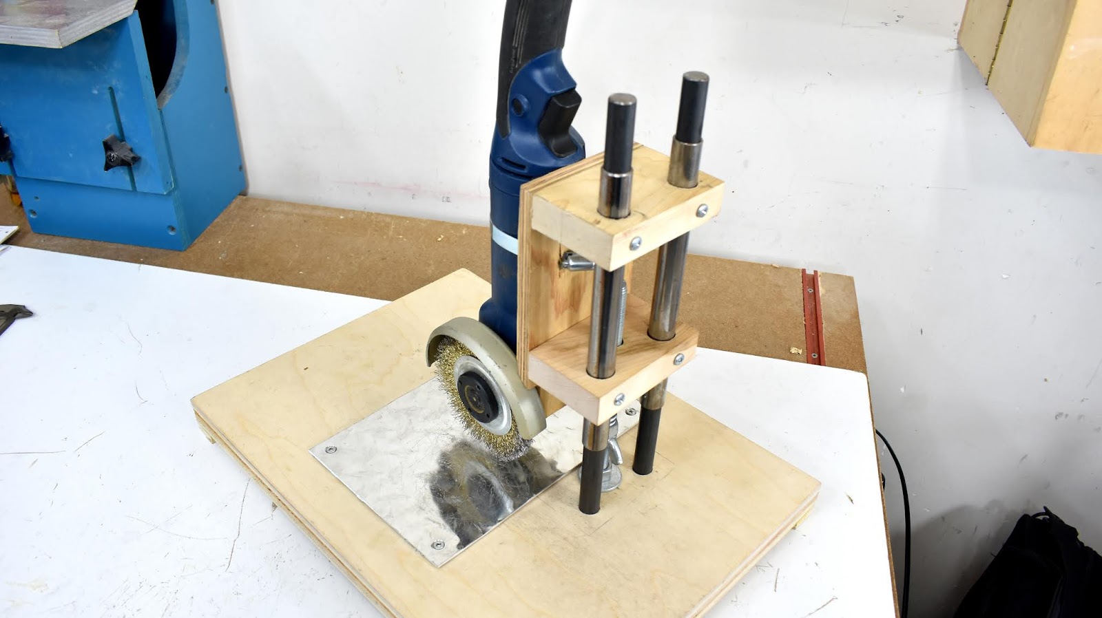 Jax Design: Wire wheel angle grinder with adjustable height