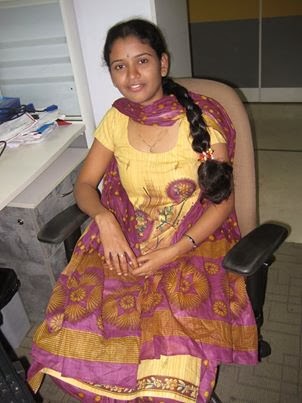 Mature Indian Aunty Nude Bathing - On The Spot