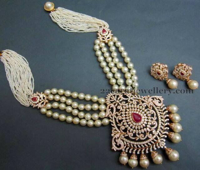 Four Strings Pearls Set Diamond Locket Jewellery Designs