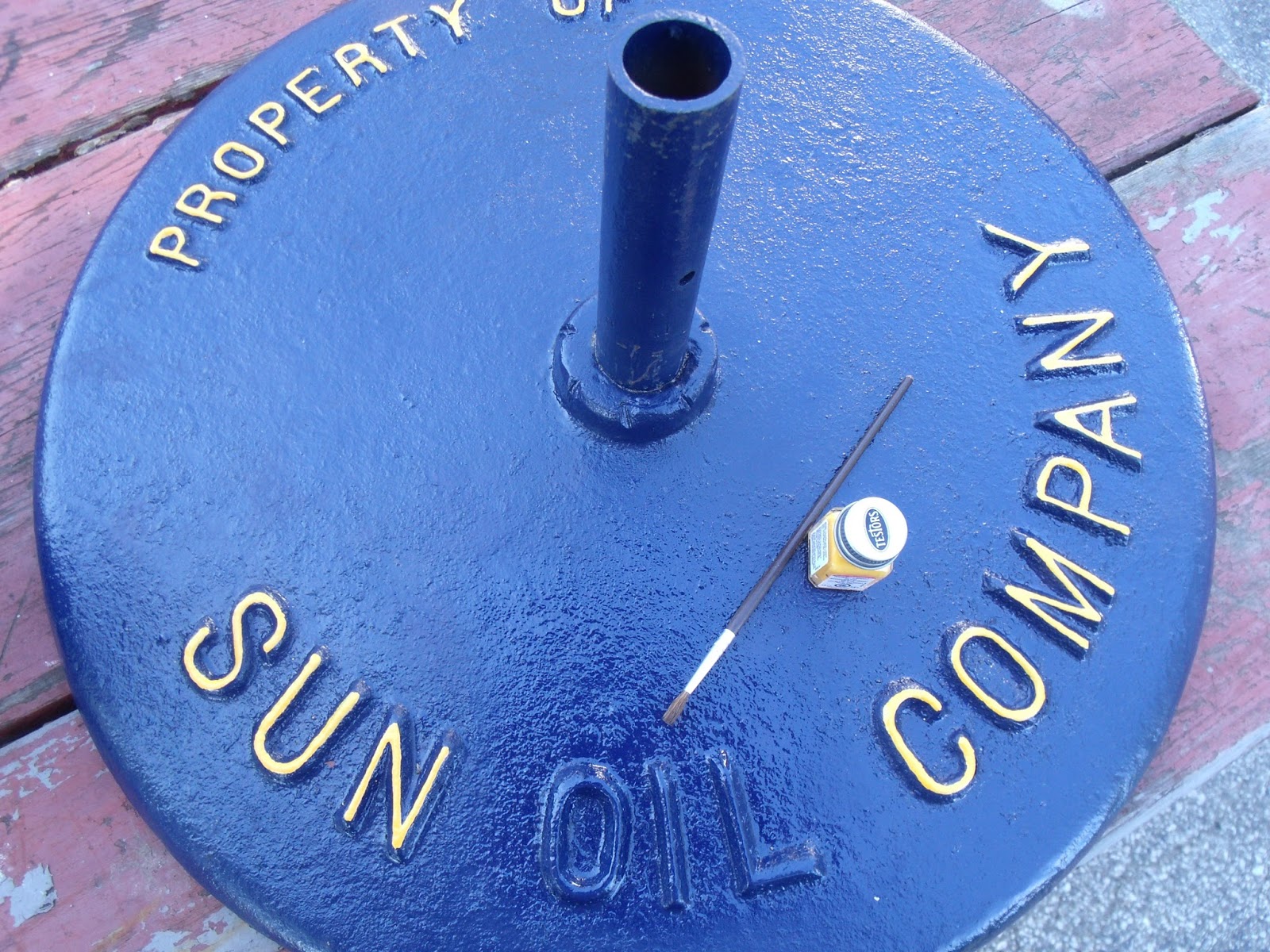 Gear Acres at Top of the Hill: Vintage Sign Base FINALLY Painted