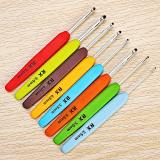 Набор крючков в органайзере 16шт