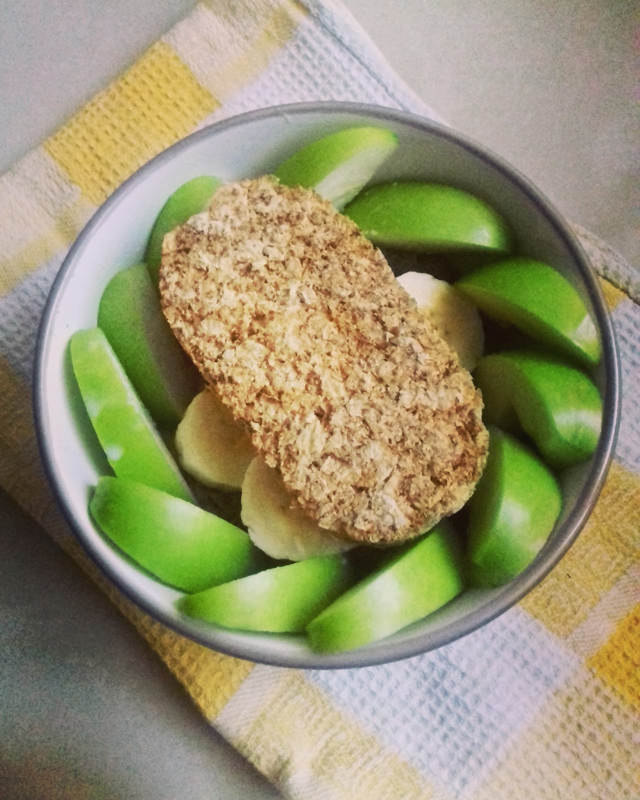 apple banana fruit bowl