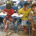 Tetap Bersekolah Sambil Menjaga Adiknya