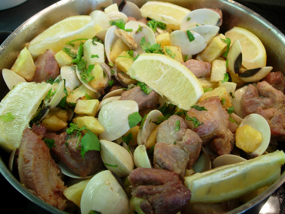 A Vida no Paraíso: Carne de porco à alentejana A Vida no Paraíso: Carne de porco à alentejana