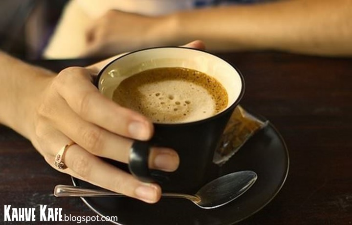 Aç Karnına Kahve İçmek Zararlı Mı? KAHVEKAFE Kahve Dünyasından