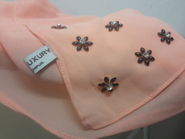 SHAWL BERMANIK CANTIK DAN MURAH DARI N.U.R LUXURY KUALA LUMPUR (NLX) : NLX Lixy Fleur Shawl SHAWL BERMANIK CANTIK DAN MURAH DARI N.U.R LUXURY KUALA LUMPUR (NLX) : NLX Lixy Fleur Shawl