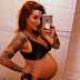 Clara Aguilar exibe barrigão de nove meses de gestação