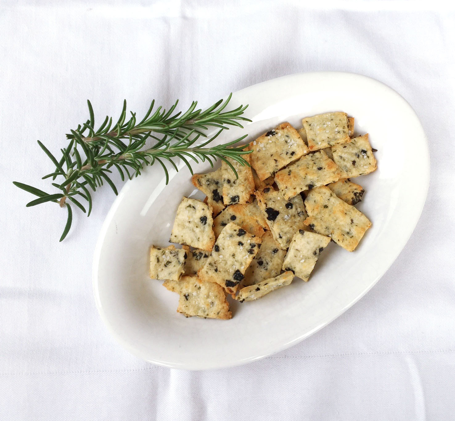 CUISINER BIEN : Rosmarin-Oliven-Cracker