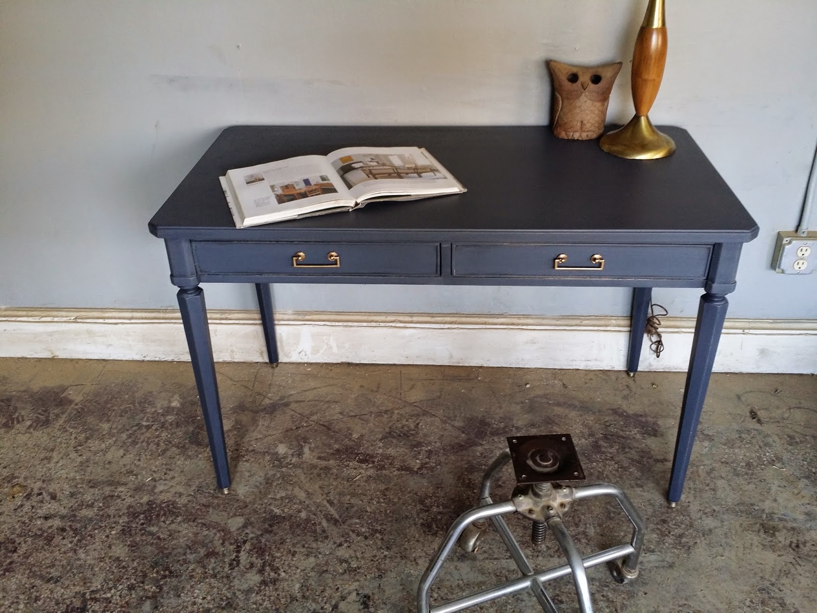 Vintage Ground Vintage Distressed Gray Desk
