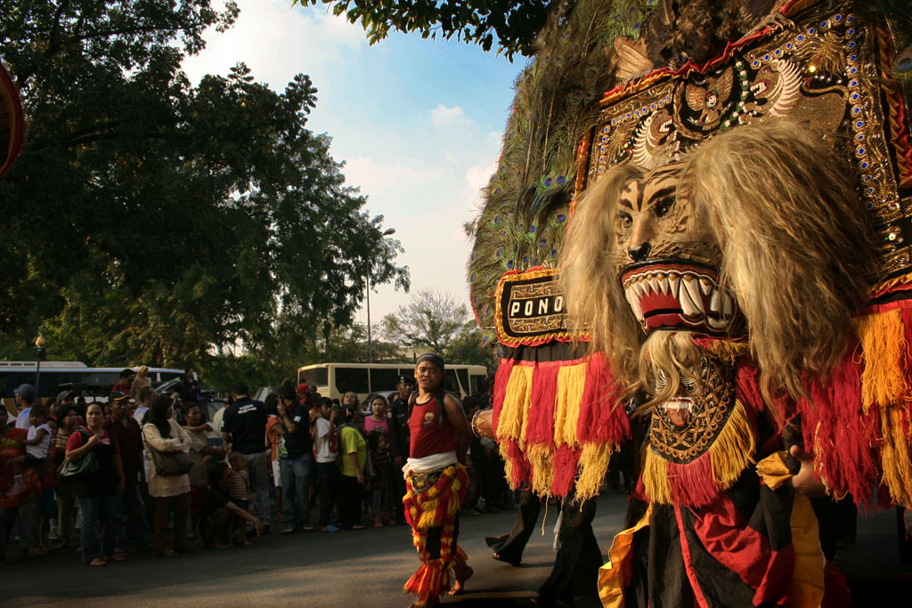 Gambar tarian daerah beserta asalnya