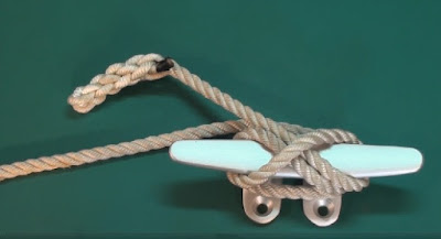 braided end of a rope tied onto a cleat
