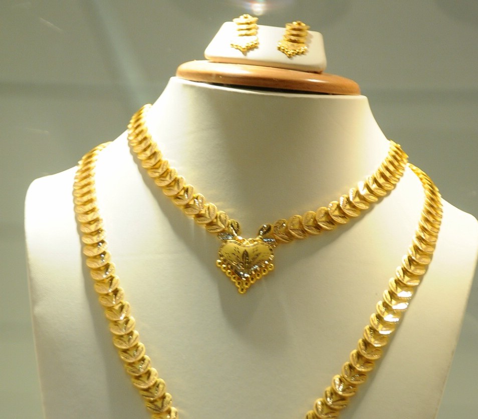 Gold and Diamond jewellery designs: B2B jewellery Fair