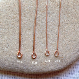 Information on which wire and which size beads work best with the Beadsmith 1 step looper tool: Lisa Yang's Jewelry Blog