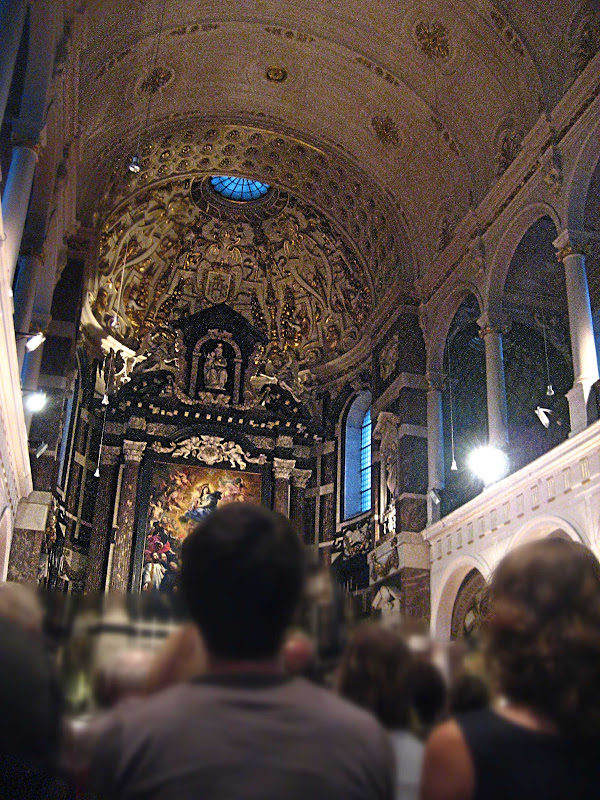 over hoe ik in een kerk belandde, met een muziekske erbij, én een tip over hoe jou dat ook kan overkomen ... over hoe ik in een kerk belandde, met een muziekske erbij, én een tip over hoe jou dat ook kan overkomen ...