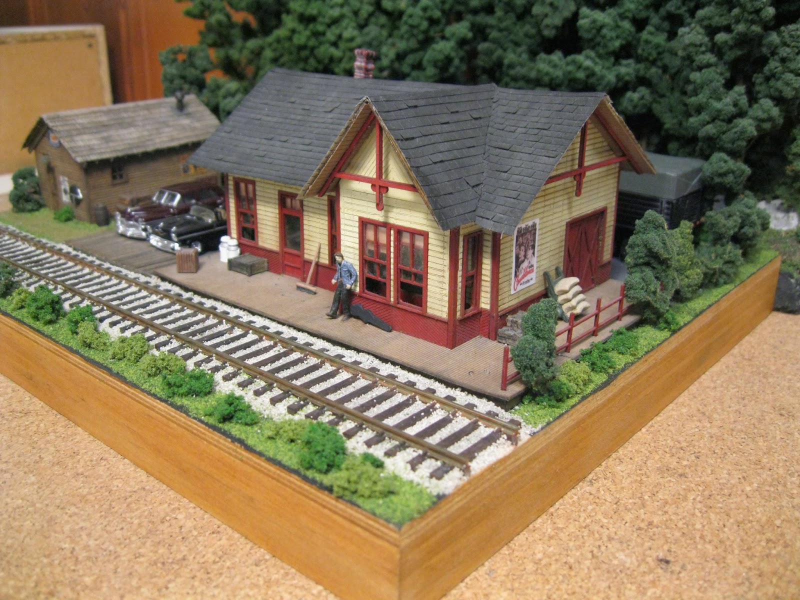 Craftsman Structures Whistlestop Junction Bar Mills