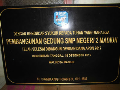 PRASASTI GRANIT SMP NEGERI 2 MADIUN