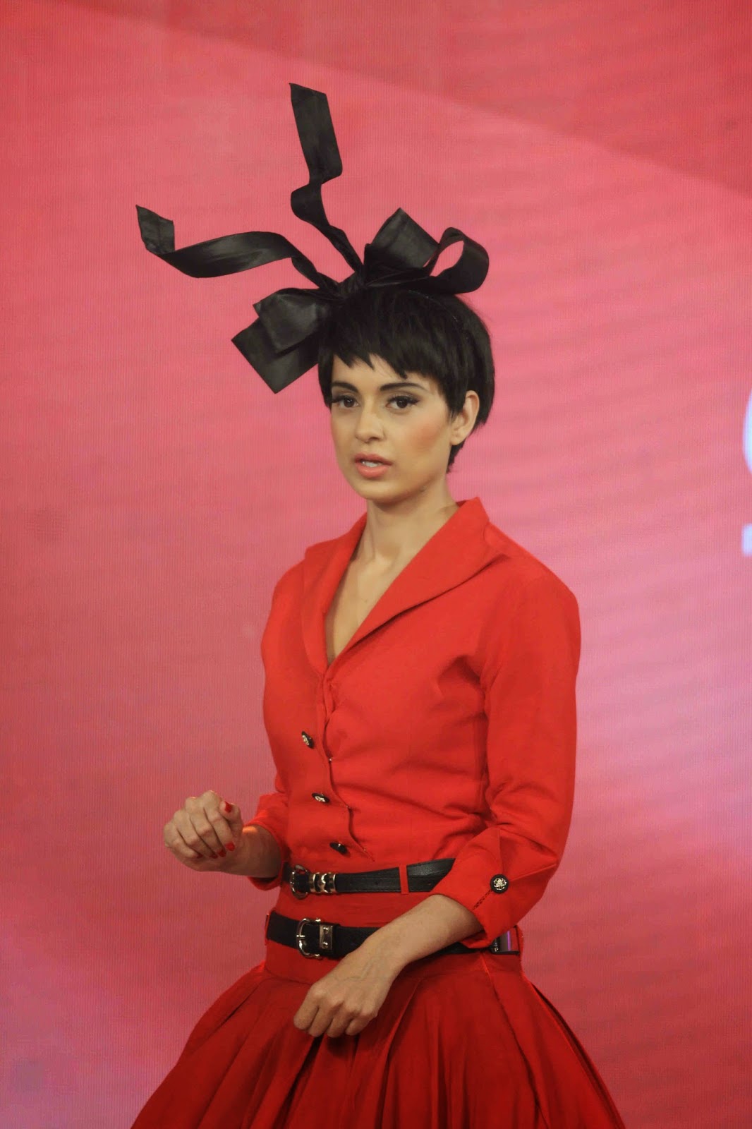 Kangana Ranaut Looks Smoking Hot On The Ramp At ‘LIVA’ Brand Launch In