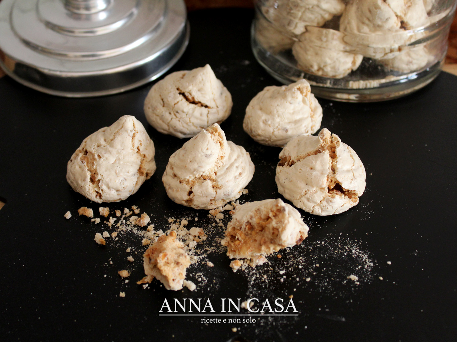 Anna in Casa: ricette e non solo: *Brutti ma buoni