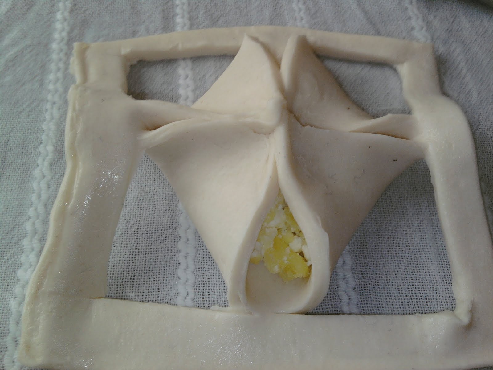 MİLFÖYDEN ŞEKİLLİ BÖREKLER Bomba Yemek Tarifleri