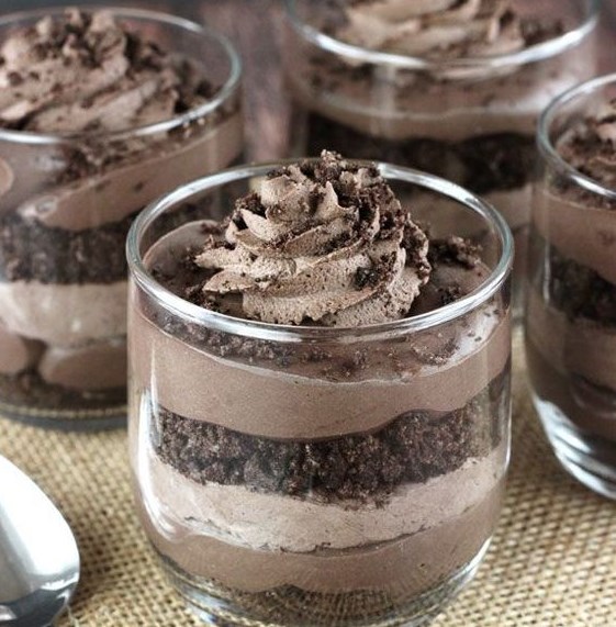 MINI BAILEYS CHOCOLATE CHEESECAKE TRIFLES #Chocolate #Cheesecake MINI BAILEYS CHOCOLATE CHEESECAKE TRIFLES #Chocolate #Cheesecake