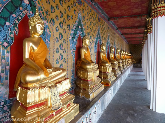 Statues of Buddha at Wat Arun