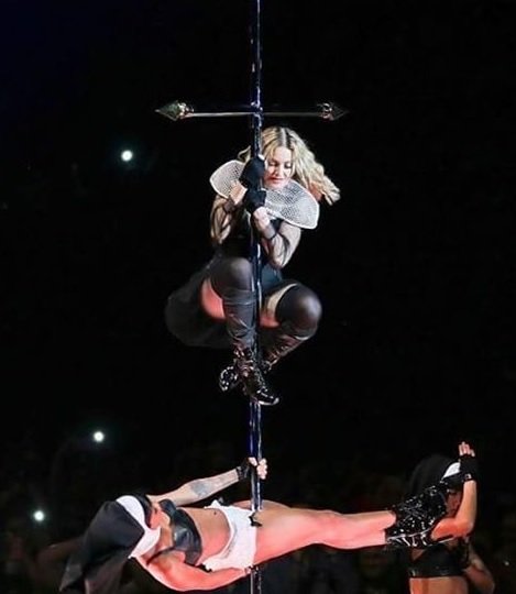 469px x 540px - Wazzup Pilipinas News and Events: Madonna and Her Rebel Heart Performs in  Manila