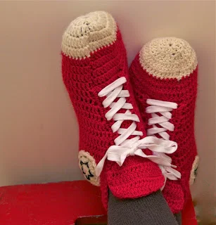 Boys and mens converse style lace up sneakers Free Crochet Pattern