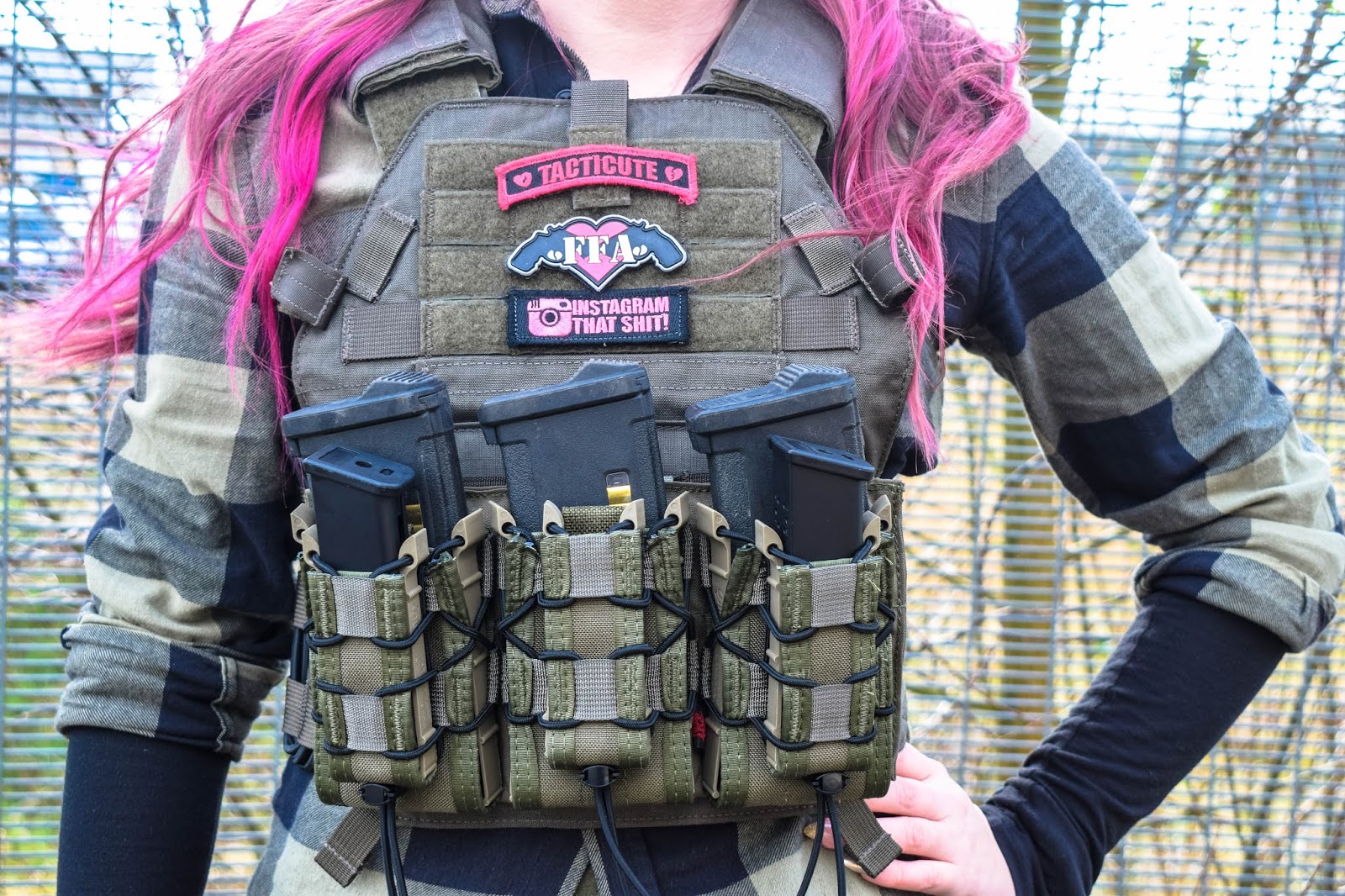 WOMEN'S AIRSOFT KIT FEATURE PROTECTIVE GEAR! Femme Fatale Airsoft