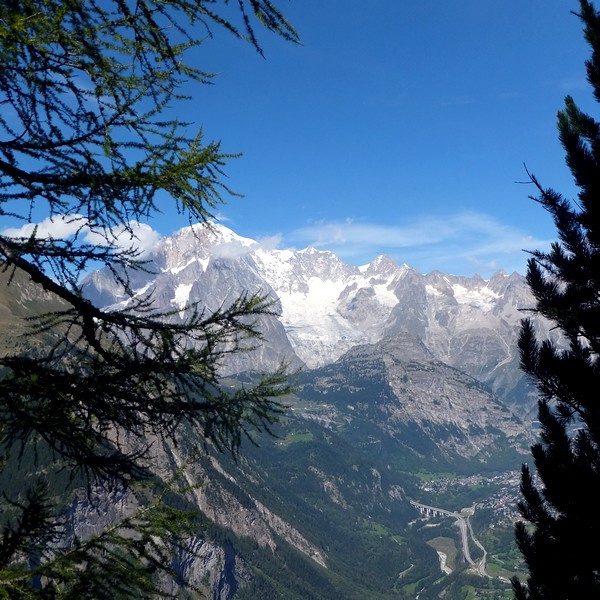 Italie Val Aoste Aosta La Thuile belvédère arpy alpes