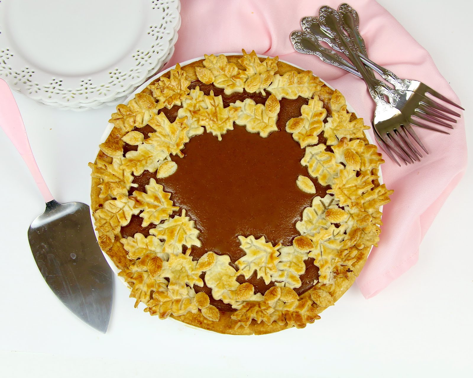 {VIDEO} THE BEST Pumpkin Pie with Pie Crust Leaves The Lindsay Ann