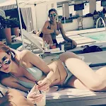 Bella Thorne · Hot Body At The Pool