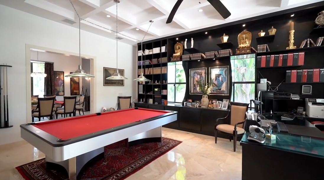 Tour 2494 Se Ranch Acres Cir, Jupiter, FL vs. Interior Design Photos