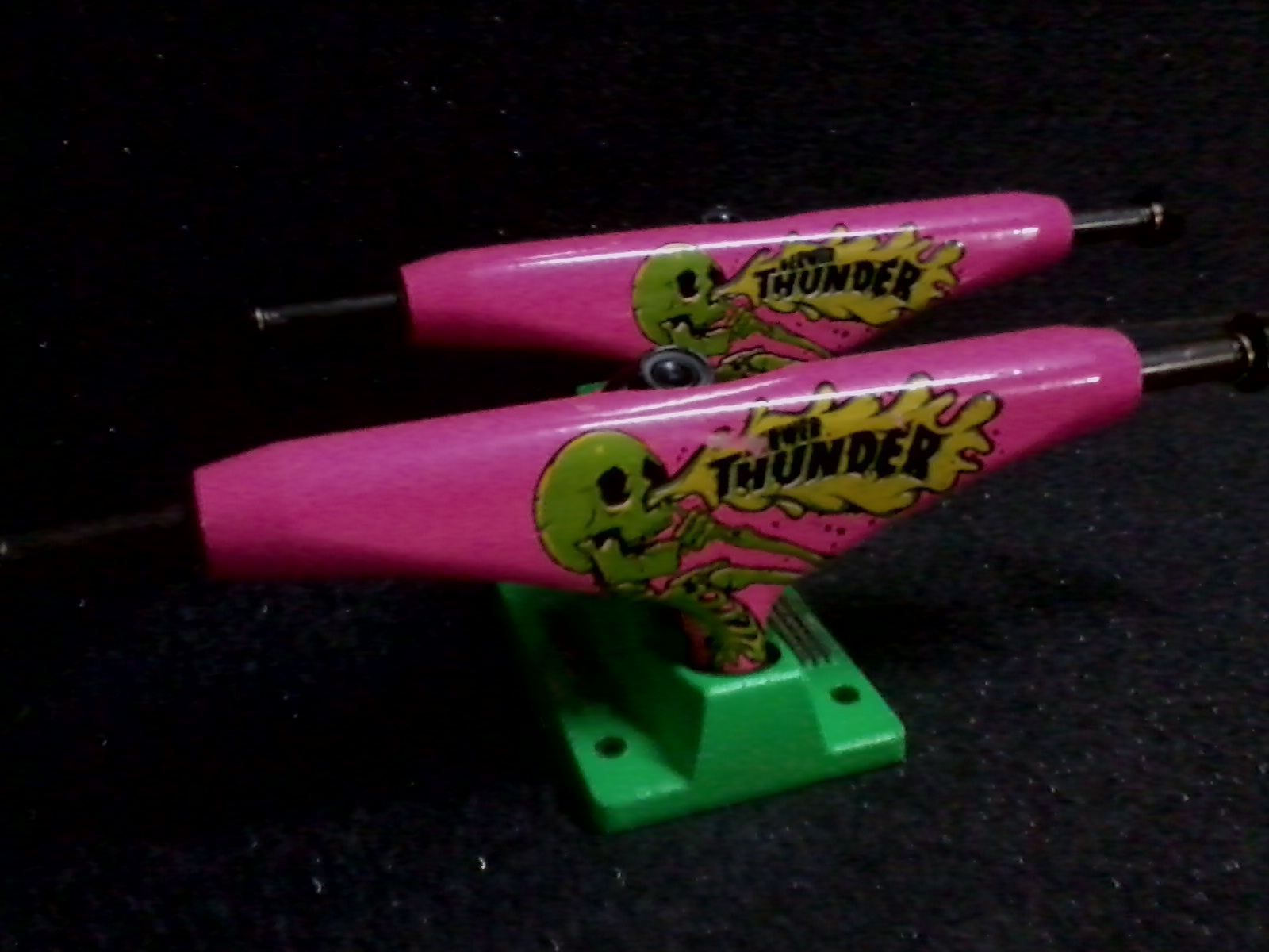 THUNDER Trucks