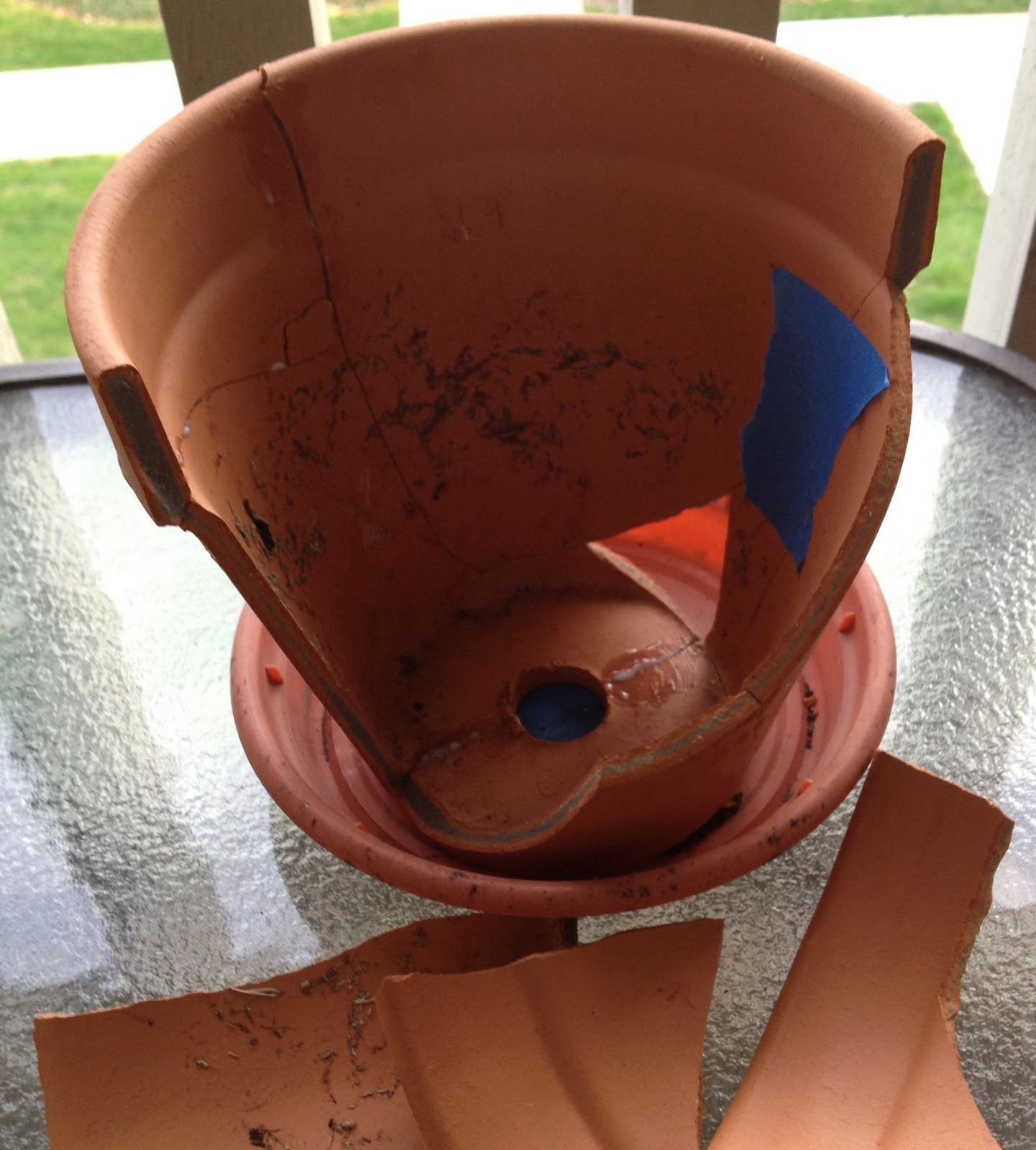 CraftWhenYouCan DIY Broken Flower Pot