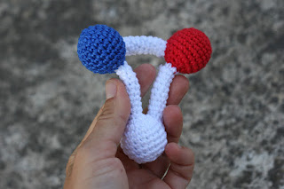 Molecule triangle Rattle, scientific crochet rattle baby toy, hand crocheted, Red Blue White