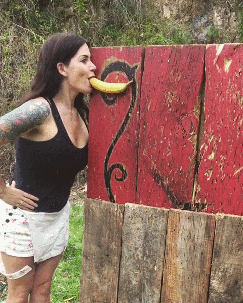 Free Banana Deepthroat Porn Galery