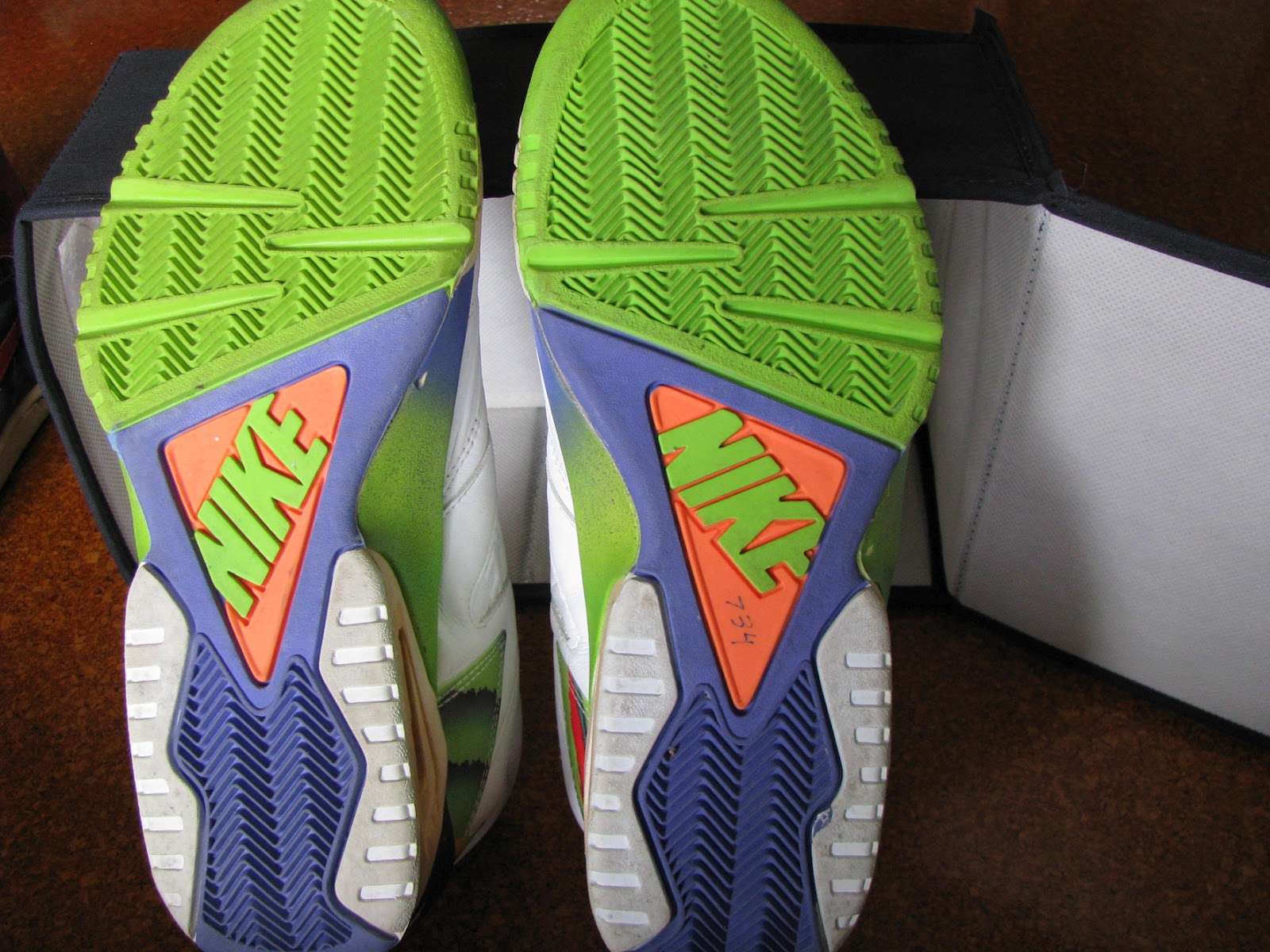 nike air tech challenge 1990