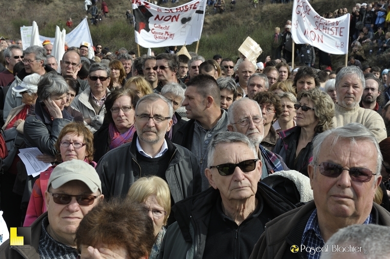 manifestation contre le gaz de schiste villeneuve de berg photo pascal blachier