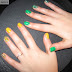 Manichiura colorata pentru unghii mici / dotted nails