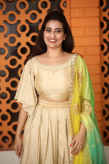 Anchor Manjusha New Stills At Chiranjeevi 63rd Birthday Celebrations Anchor Manjusha New Stills At Chiranjeevi 63rd Birthday Celebrations