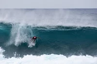 8 Conner Coffin volcom pipe pro foto WSL Keoki Saguibo