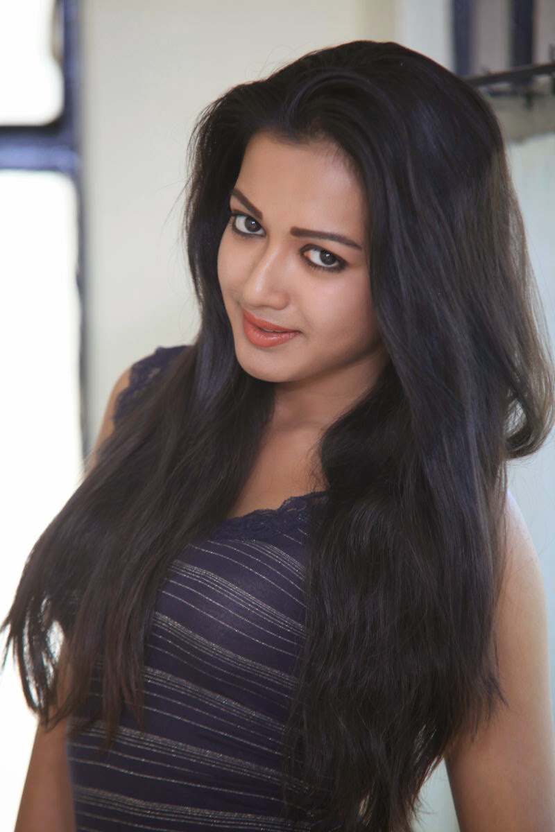 Cute Desi Goddess Actress Pictures Catherine Tresa Latest Photo Shoot Gallery In Jeans