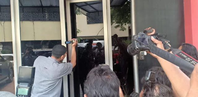 #RommyJumatanDimana, Rocky Gerung: Operasi Tangkap Tuyul #RommyJumatanDimana, Rocky Gerung: Operasi Tangkap Tuyul
