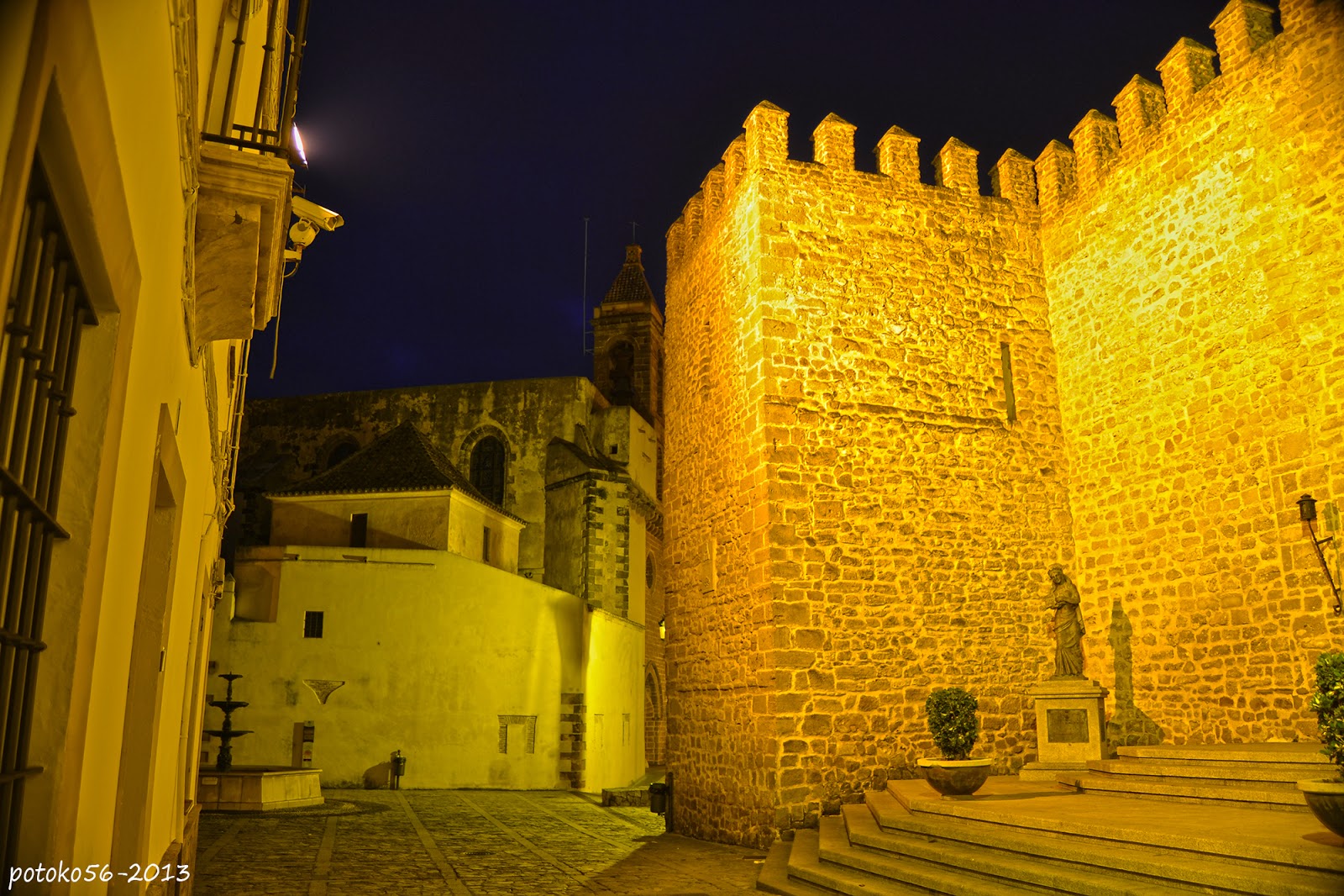 Torre de la Parroquia y Castillo de Luna Rota
