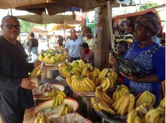 Anambra State Governor Peter Obi spotted buying banana at a local market
