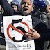 إصابة عدد من المتظاهرين في اشتباكات قرب القصر الرئاسي بالجزائر (فيديو)