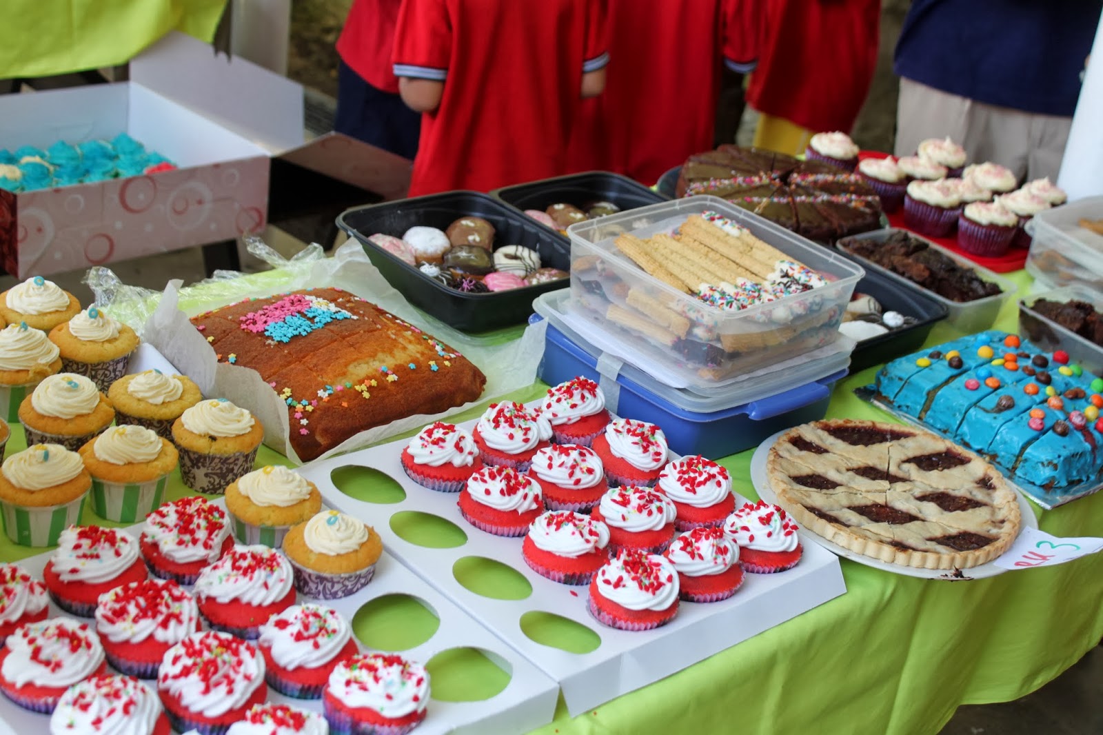 graham-s-landing-a-full-of-words-and-pics-wednesday-charity-cake-sale