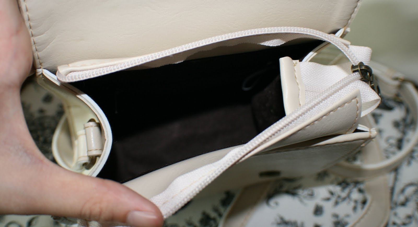 white sling bags for women