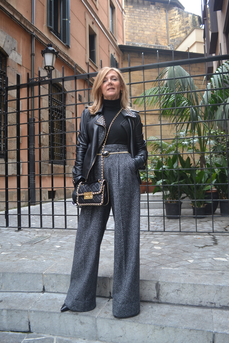 mis looks , con buena facha, bilbao, como combinar cazadora de cuero ,print , tendencia , pantalón de pata elefante